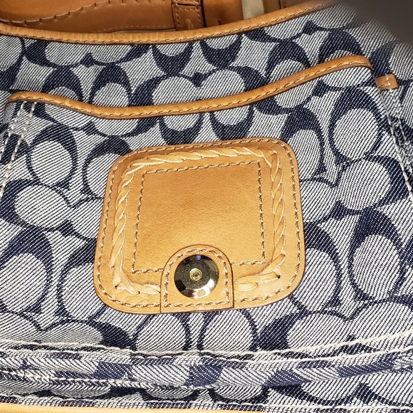 Limited Edition Coach Floral Bleecker Tooled Signature Jacquard Shoulder Bag - Picture 13 of 14